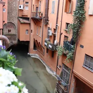 Appartamento Little Over The Canal, Bologna